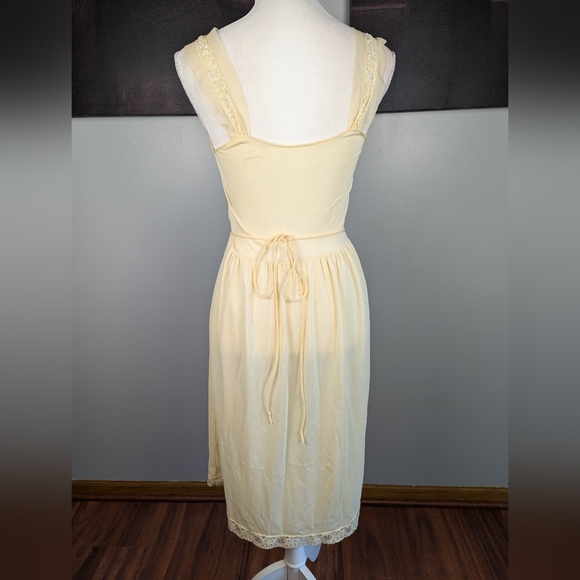 Vintage yellow dress - Picture 9 of 11